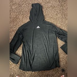 Adidas light pullover shirt size XL